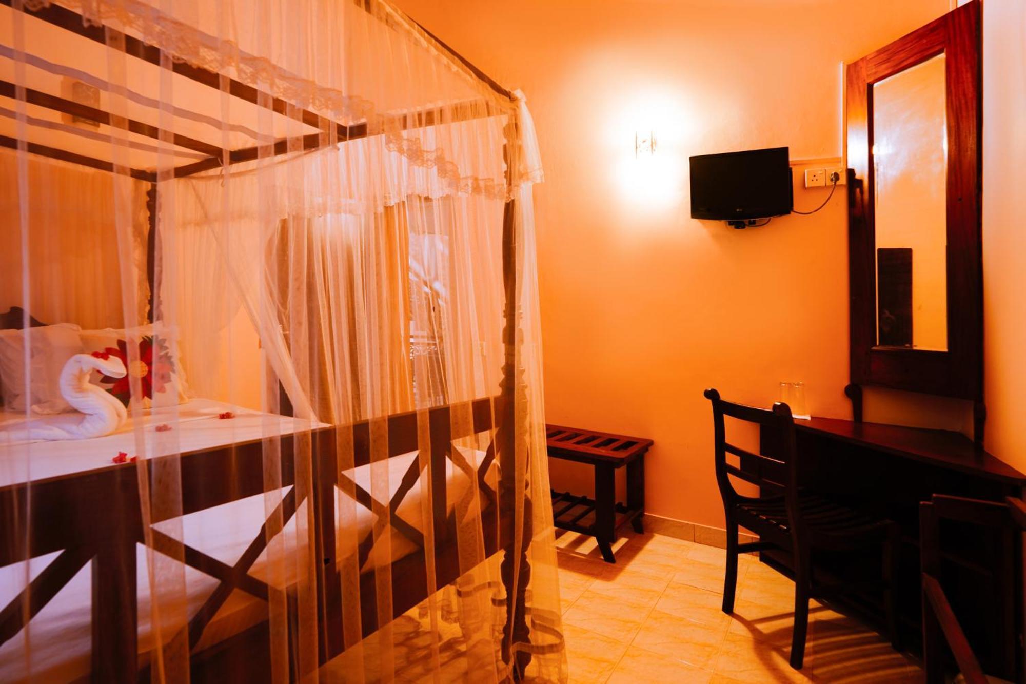 Frangipani motel Galle Esterno foto