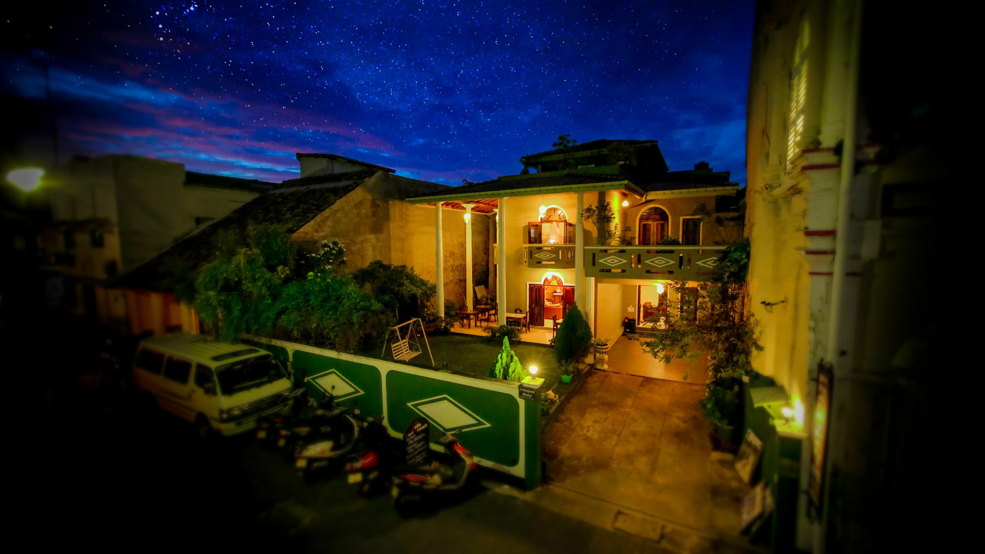 Frangipani motel Galle Esterno foto